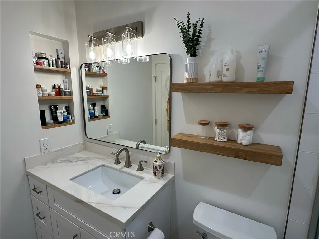 5458 E Willow Woods Lane 122, Anaheim, California 92807 home-pic-3